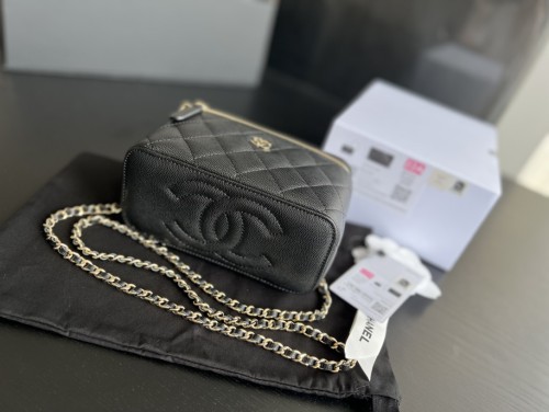  Handbag  Chanel  size  16cmx8cmx10 cm