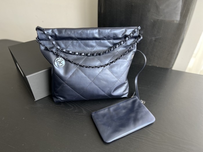  Handbag  Chanel  size 35cmx37cmx7 cm