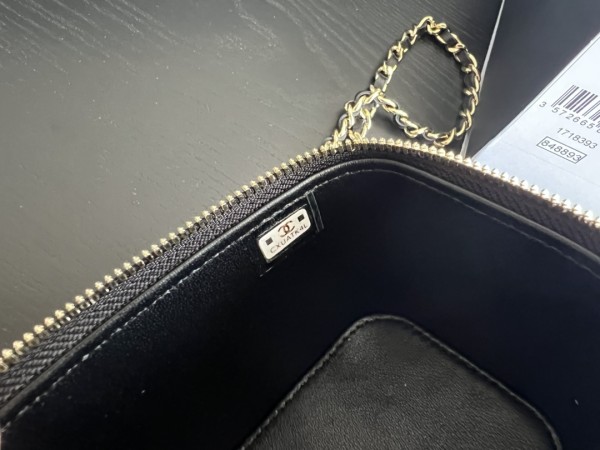 Handbag   Chanel AP2198 size  11cmx8.5cmx7 cm