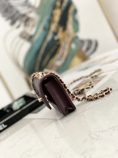  Handbag   Chanel 82768  size 12.5 2.5 9 cm