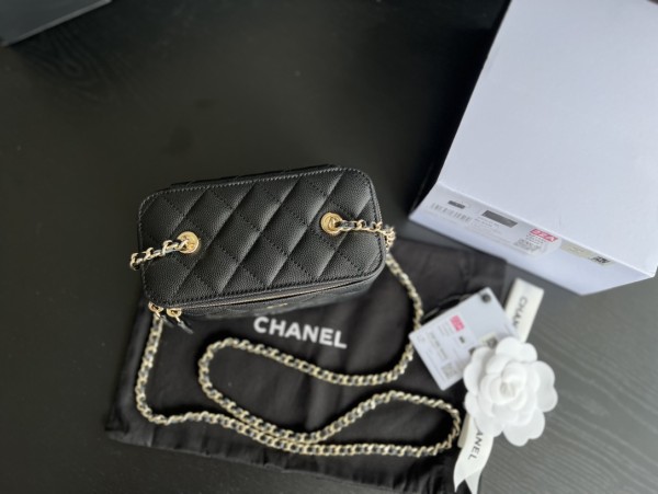  Handbag  Chanel  size  16cmx8cmx10 cm