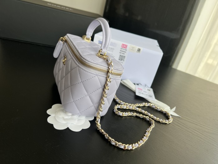  Handbag Chanel  AP2199  size  17cmx9.5cmx8 cm