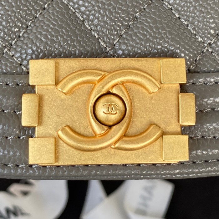 Handbag  Chanel  AS3350 size  18x12.5x6 cm