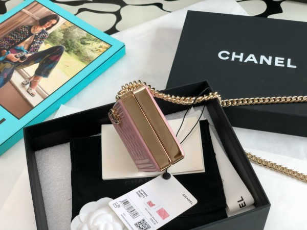 Handbag Chanel   size  11*7.5*2.4 cm