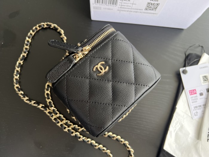  Handbag  Chanel size 8.5cmx11cmx7 cm