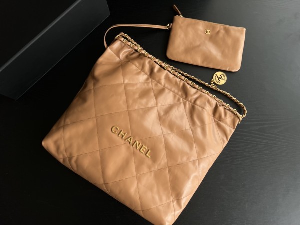  Handbag   Chanel  size  39cmx42cmx8 cm