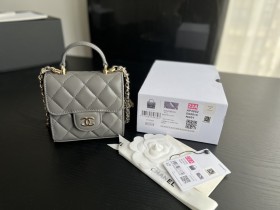  Handbag   Chanel  AP2682   size  11cmx11cmx4 cm  