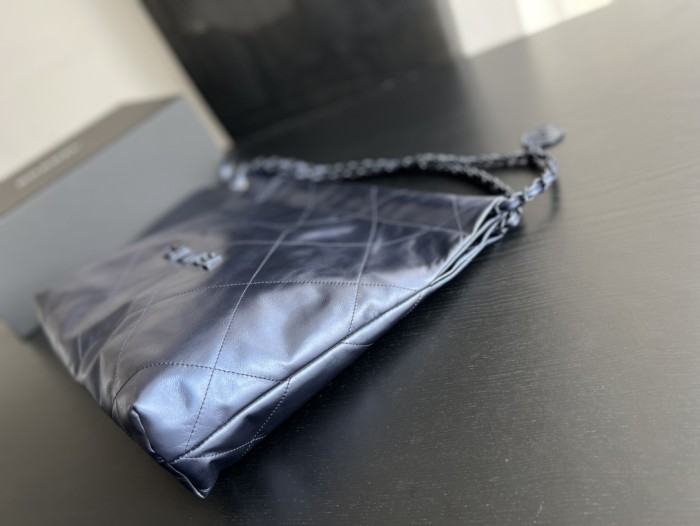  Handbag  Chanel  size 35cmx37cmx7 cm