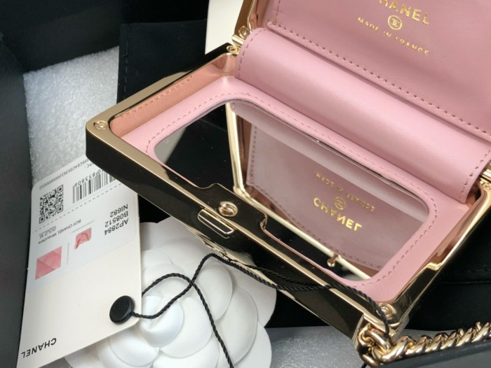 Handbag Chanel   size  11*7.5*2.4 cm