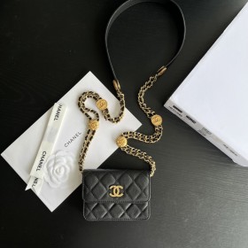  Handbag Chanel  size 12 cm