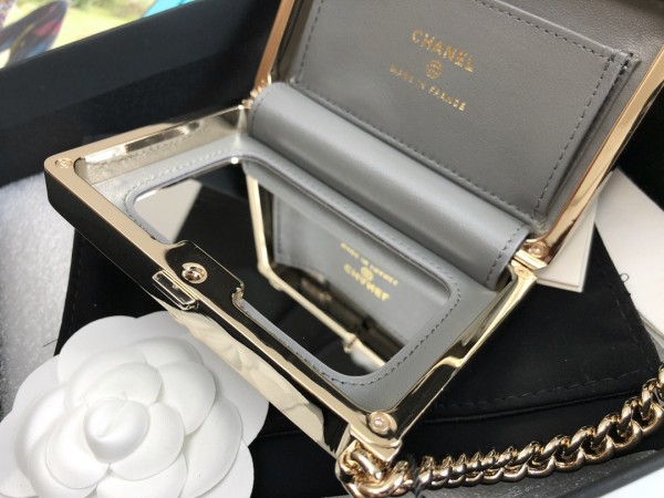 Handbag Chanel  size  11*7.5*2.4 cm