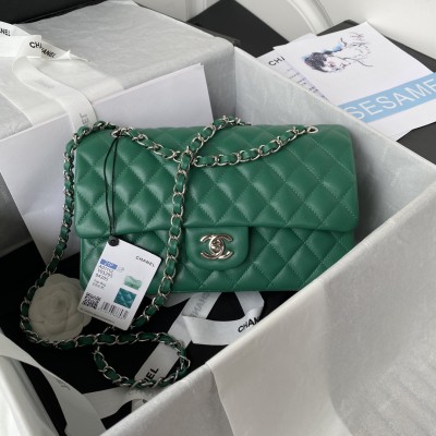  Handbag   Chanel A01112  size  15.5x25.5x6.5 cm  