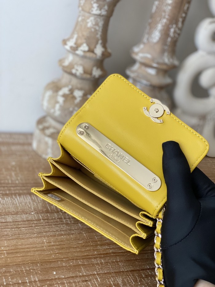  Handbag  Chanel  81209  size  12.5 cm