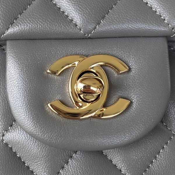  Handbag  Chanel AS2431 size 20x12x6 cm