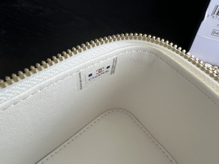  Handbag   Chanel  AP2198  size  11cmx8.5cmx7 cm