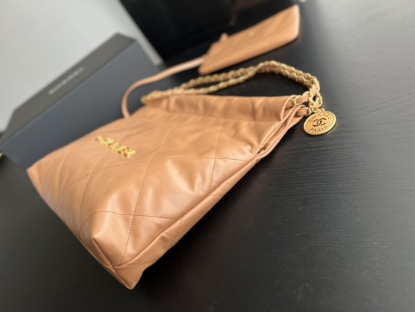  Handbag   Chanel  size 35cmx37cmx7 cm