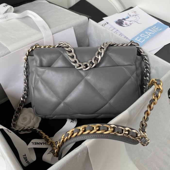  Handbag  Chanel  size  26 cm