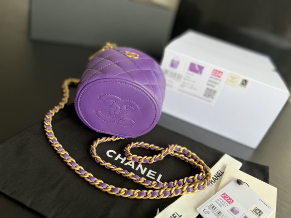  Handbag  Chanel AP2873  size  10.5cmx11.5 cm