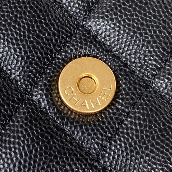  Handbag   Chanel AP2860  size  18*9*3.5 Cm