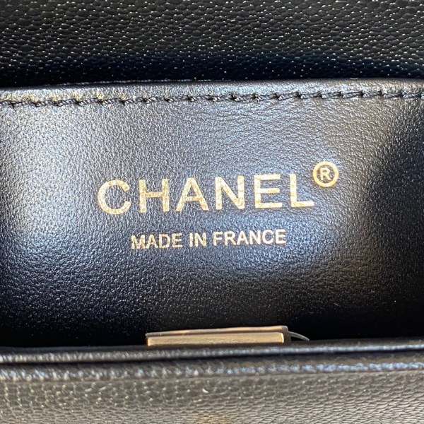 Handbag  Chanel  AS3315  size  15x9.5x4.5 cm 