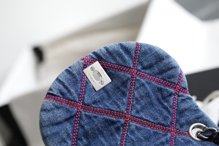  Handbag   Chanel  size  22 cm