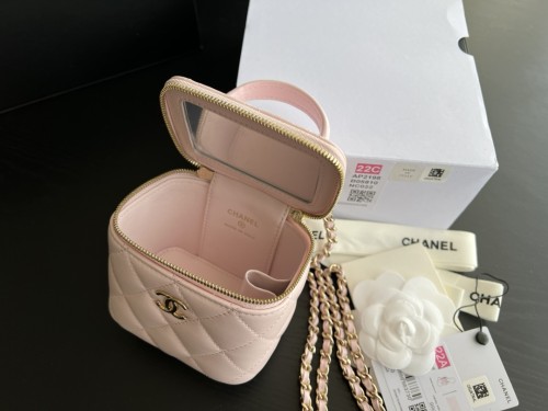  Handbag   Chanel  AP2198  size  11cmx8.5cmx7 cm