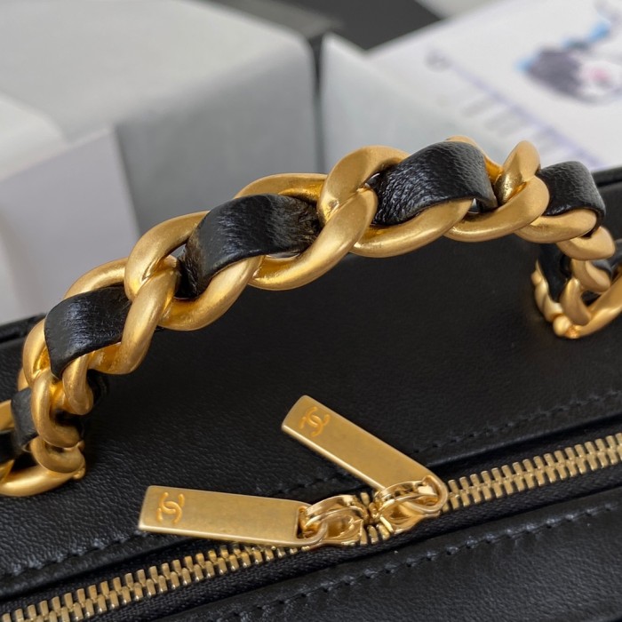  Handbag  Chanel AS3319 size  16*20.5*7.5 *cm