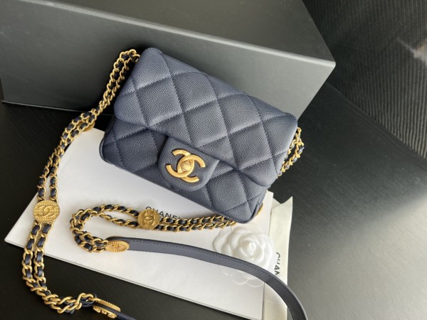 Handbag   Chanel  AP3368 size  18 cm