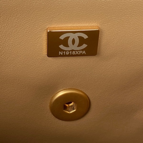  Handbag   Chanel  AS3378  size  15*20*9 cm