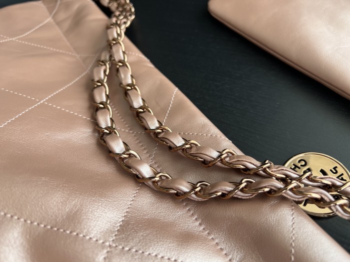  Handbag  Chanel  size  35cmx37cmx7 cm