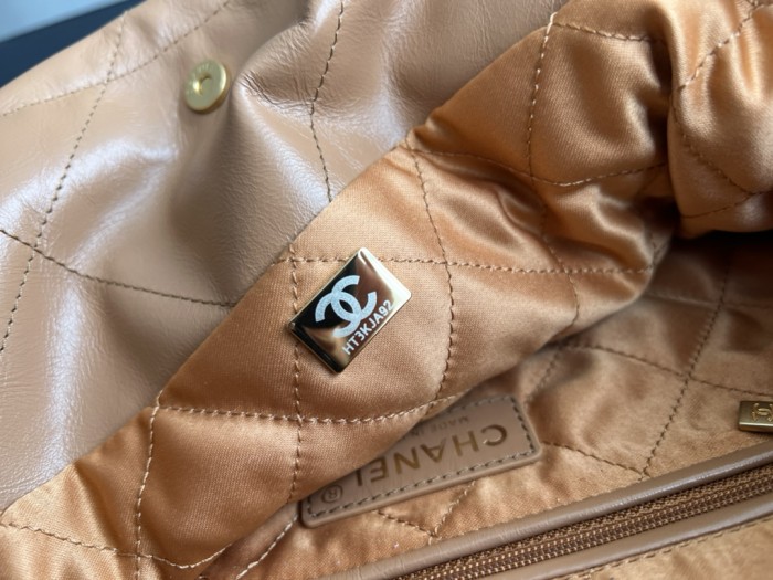  Handbag   Chanel  size 35cmx37cmx7 cm