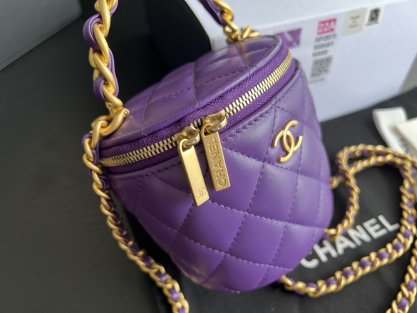 Handbag  Chanel AP2873  size  10.5cmx11.5 cm