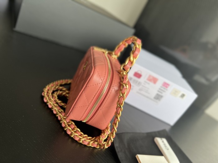  Handbag  Chanel AP2874  size 13.5cmx8.5cmx6 cm 