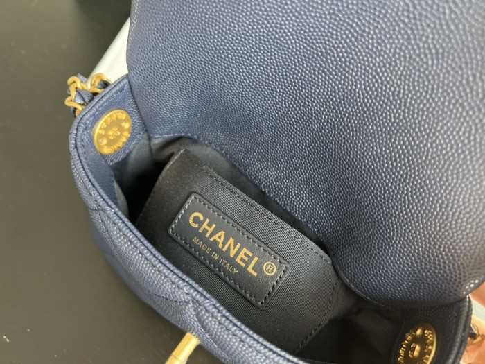 Handbag   Chanel  AP3368 size  18 cm