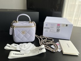  Handbag   Chanel AP2198 size 11cmx8.5cmx7 cm