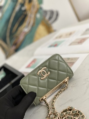  Handbag  Chanel  82768  size  12.5 2.5 9 cm