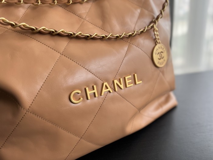  Handbag   Chanel  size  39cmx42cmx8 cm