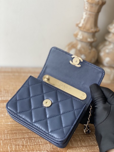 Handbag  Chanel 81209 size 12.5 cm