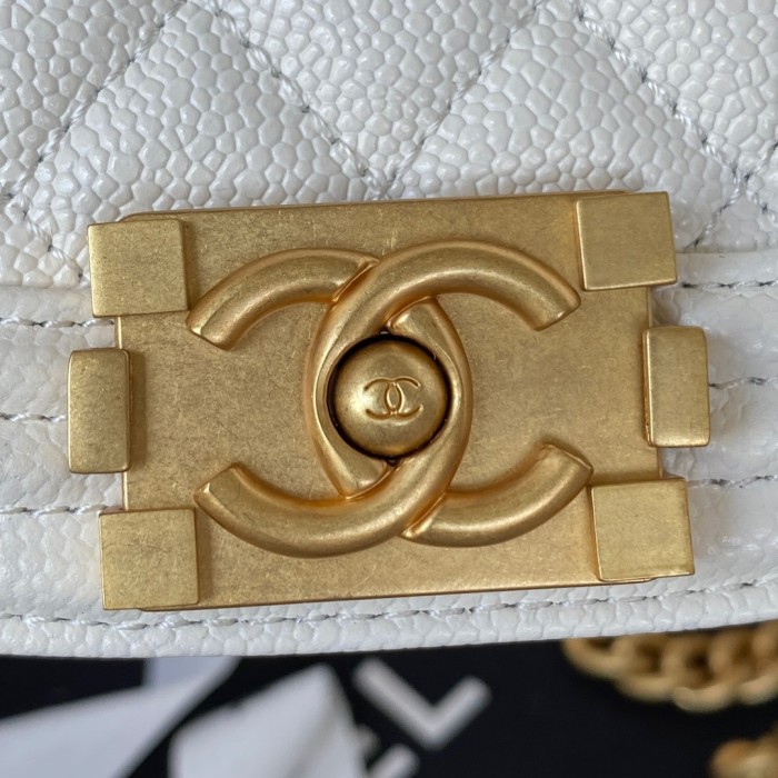  Handbag  Chanel AS3315  size  15x9.5x4.5 cm