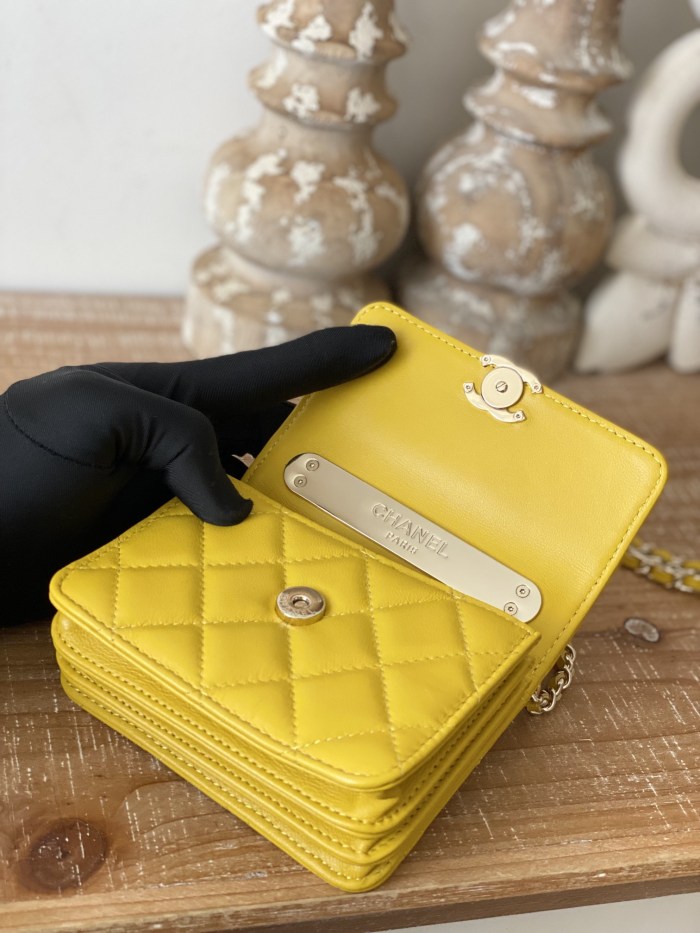  Handbag  Chanel  81209  size  12.5 cm