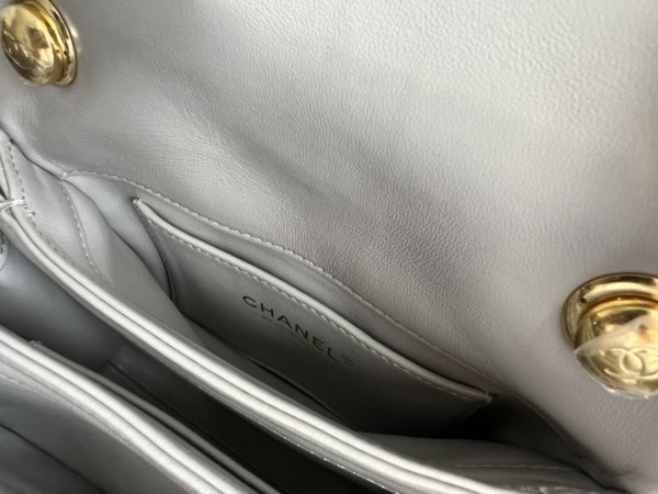 Handbag  Chanel   3366  size  17cmx8.5cmx11.5 cm