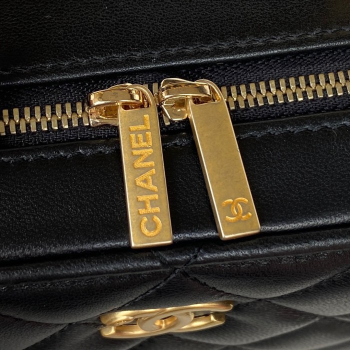  Handbag Chanel AS3318  size  12.5*17*7 *cm