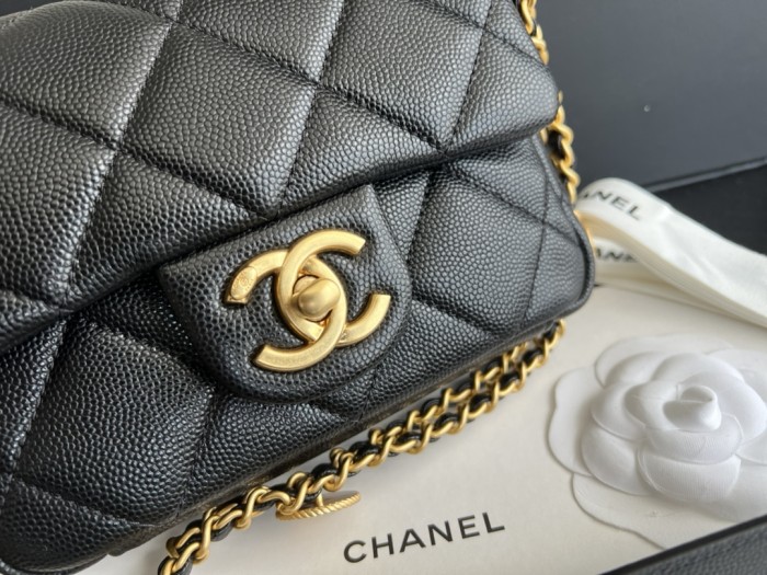  Handbag Chanel   AP3369  size 18 cm 