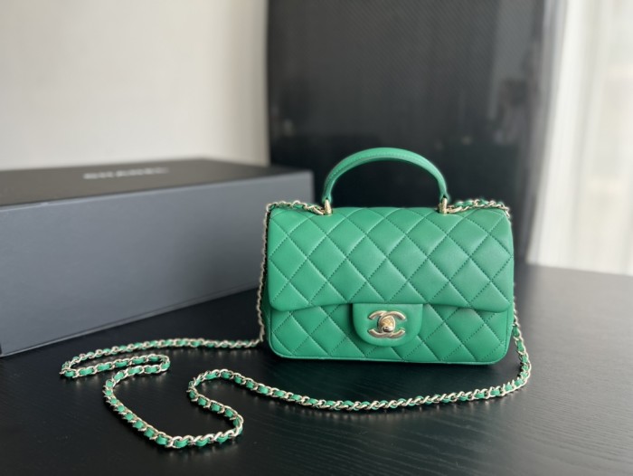  Handbag  Chanel   AS2431  size  20cmx13cmx9 cm