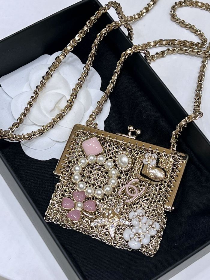  Handbag  Chanel 2890  size  7*7 cm