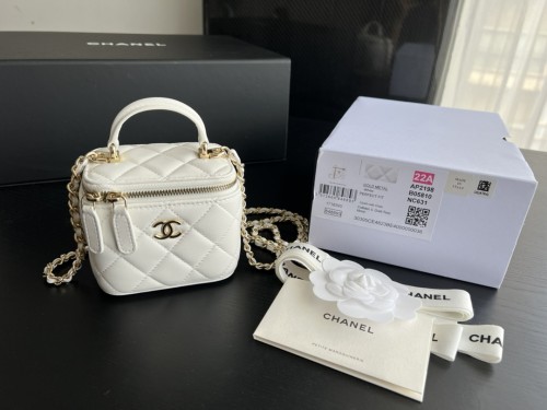  Handbag   Chanel  AP2198  size  11cmx8.5cmx7 cm