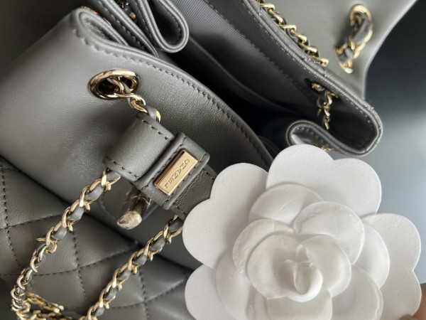  Handbag  Chanel  2908  size 18cmx18cmx12 cm