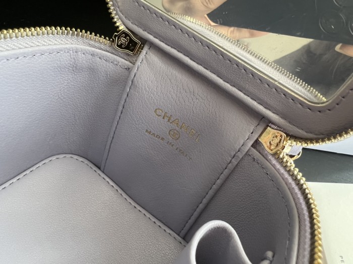  Handbag   Chanel AP2198 size 11cmx8.5cmx7 cm