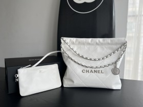  Handbag  Chanel  size  35cmx37cmx7 cm