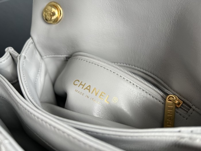 Handbag  Chanel  3366  size 20cmx9cmx13.5 cm